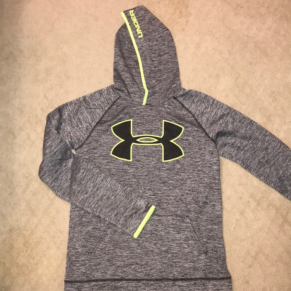 NWOT Under Armour sweatshirt